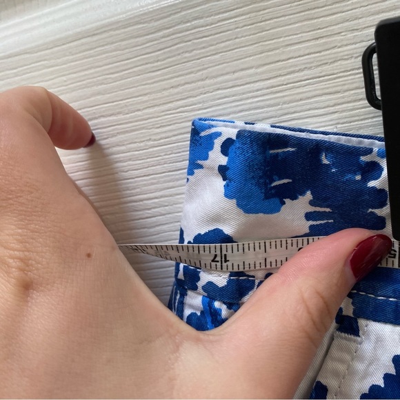 Lilly Pulitzer blue white callahan short - Picture 4 of 6